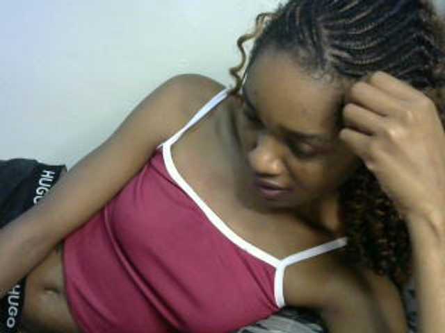 Truegirl2 live cam on BongaCams