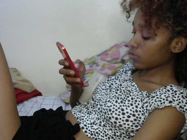 Truegirl2 live cam on BongaCams