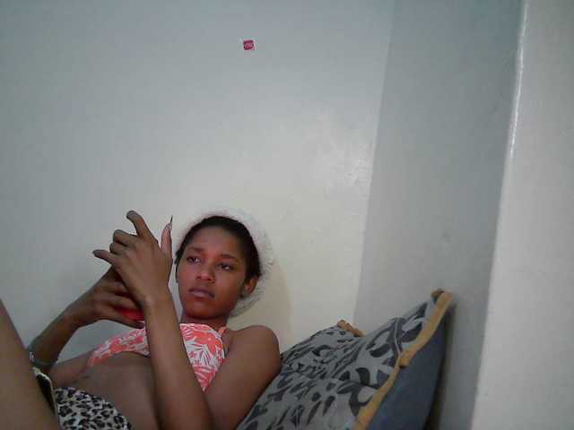 Truegirl2 live cam on BongaCams
