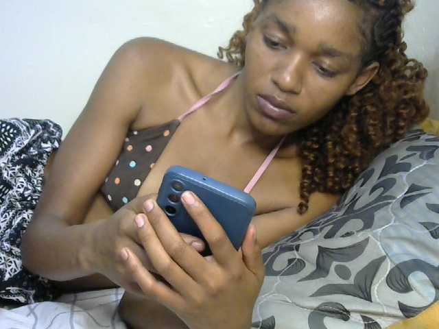 Truegirl2 live cam on BongaCams