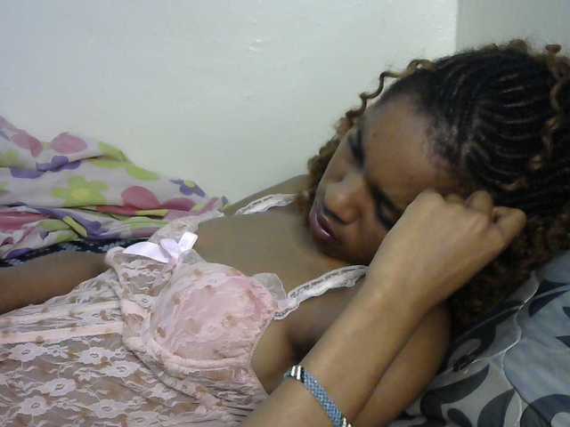 Truegirl2 live cam on BongaCams