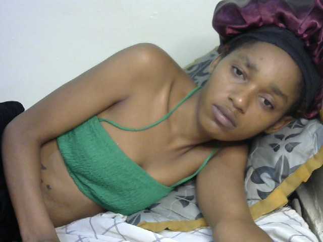 Truegirl2 live cam on BongaCams