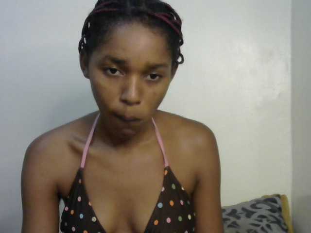 Truegirl2 live cam on BongaCams
