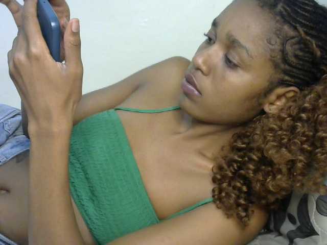 Truegirl2 live cam on BongaCams