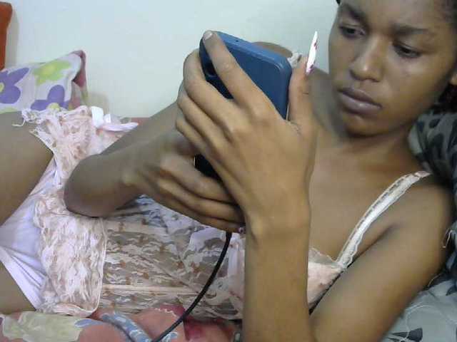 Truegirl2 live cam on BongaCams