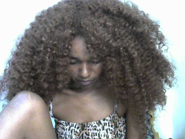 Truegirl2 live cam preview