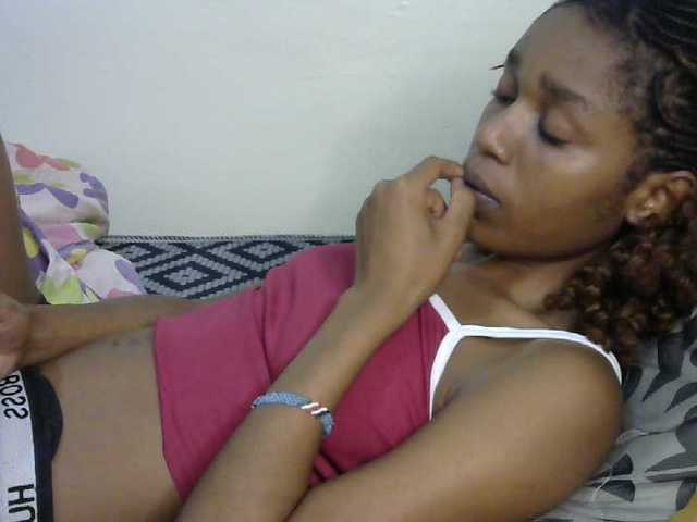 Truegirl2 live cam on BongaCams