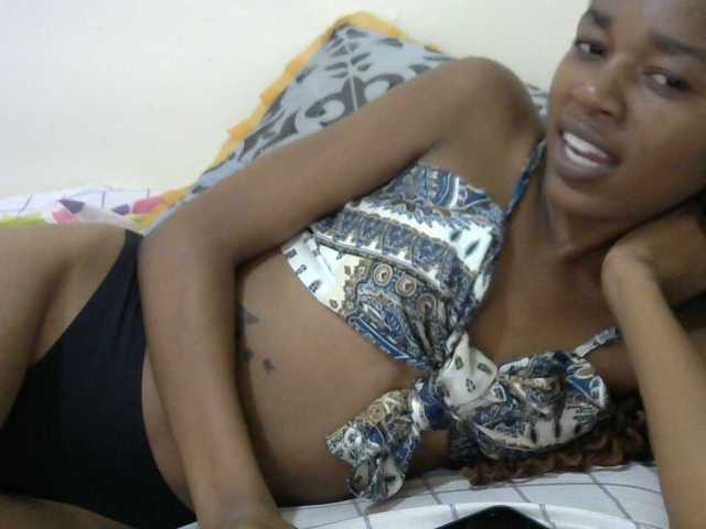 Truegirl2 live cam on BongaCams