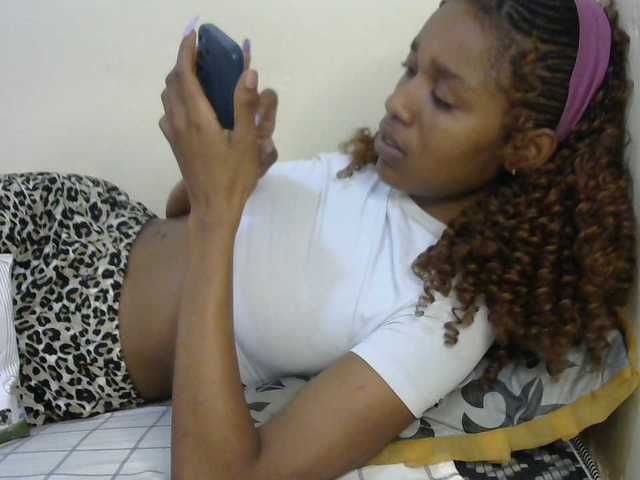 Truegirl2 live cam on BongaCams