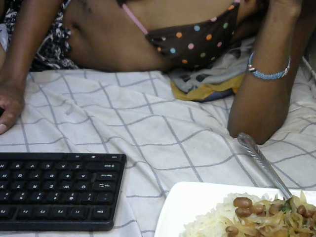Truegirl2 live cam on BongaCams