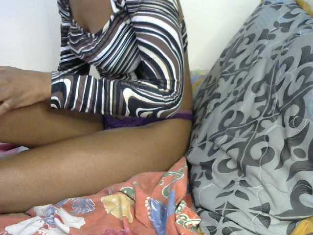 Truegirl2 live cam on BongaCams