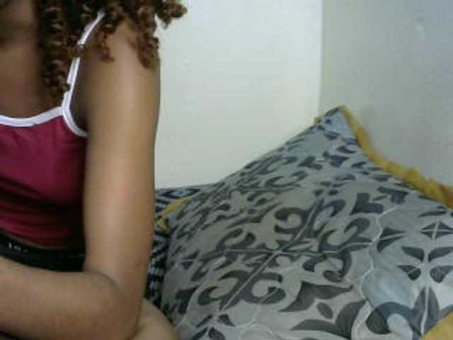 Truegirl2 live cam on BongaCams