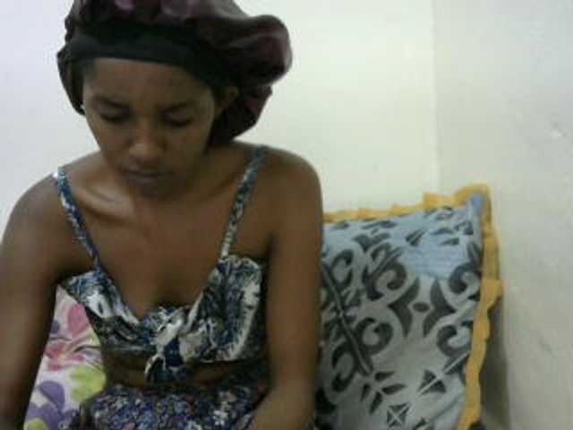 Truegirl2 live cam on BongaCams