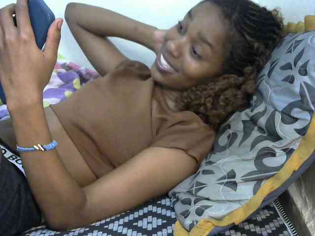 Truegirl2 webcam