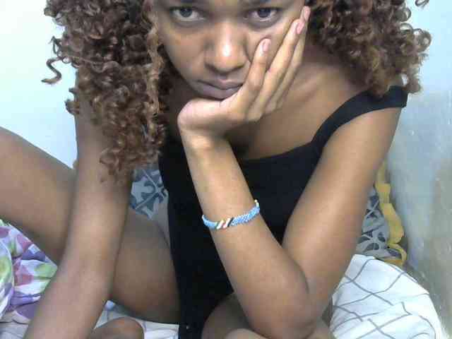 Truegirl2 Live Webcam on BongaCams