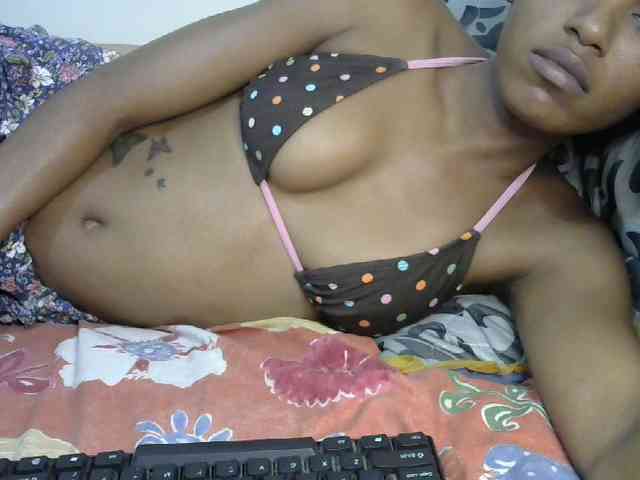 Truegirl2 webcam
