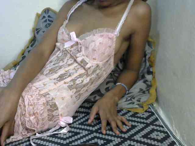 Truegirl2's webcam live show