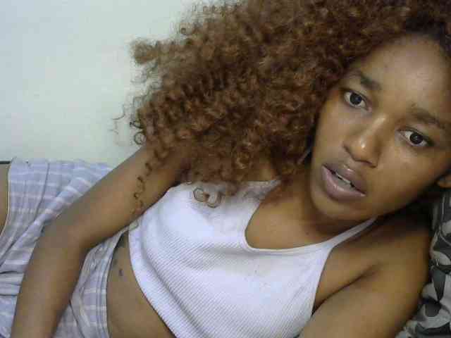 Truegirl2 Live Webcam on BongaCams