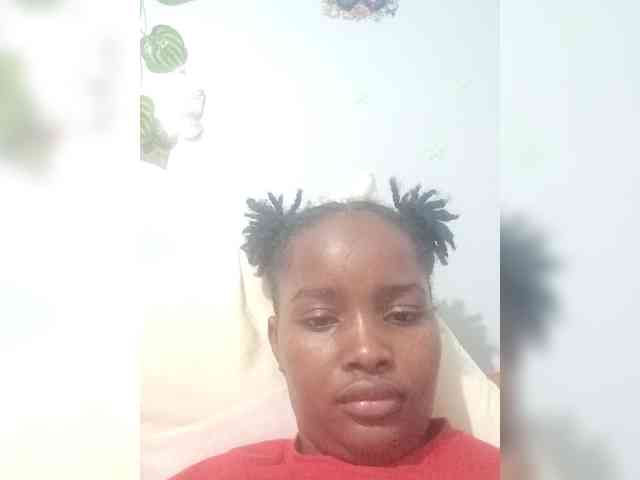 PrettyLovie1 webcam