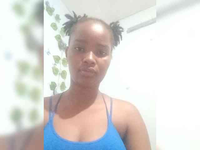PrettyLovie1 webcam