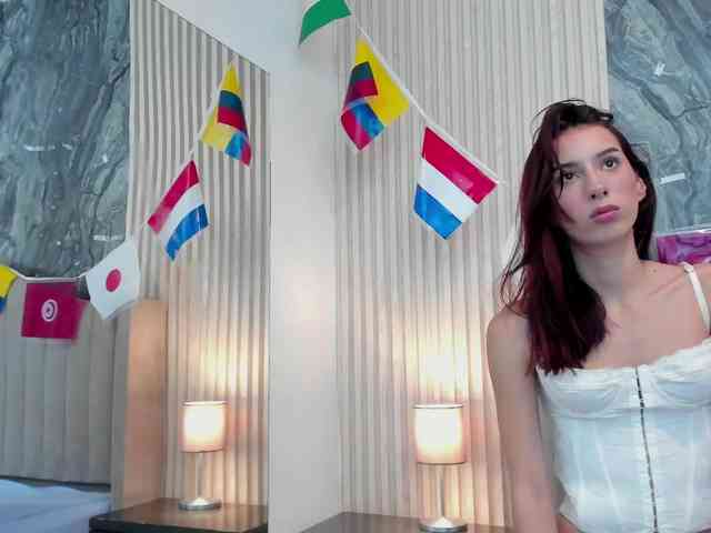 Zoe-Miiller webcam