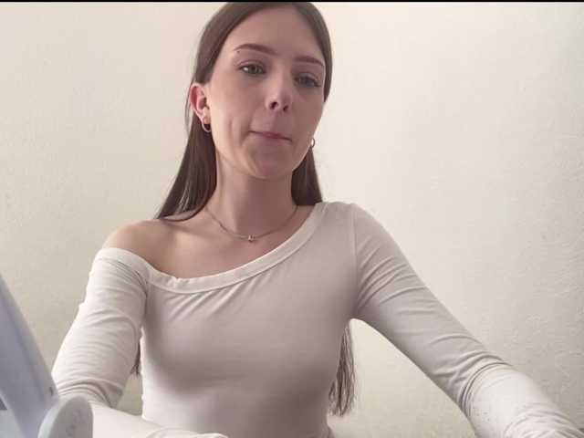 nextdoorkiora live show