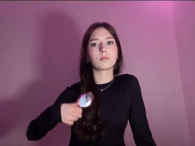 NextDoorKiora live cam on BongaCams
