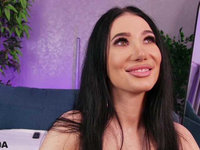 AlmaDelight live cam on BongaCams