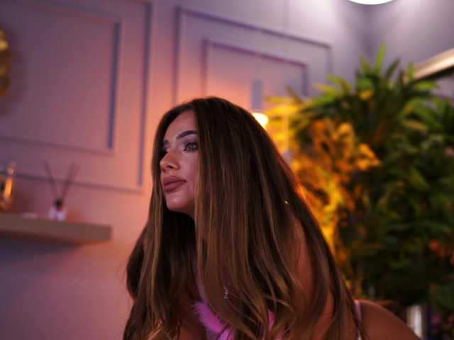 EvieVooss live cam on BongaCams