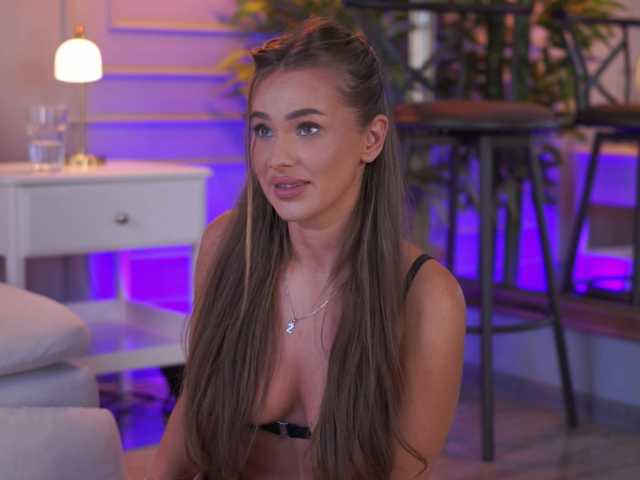 EvieVooss live cam on BongaCams