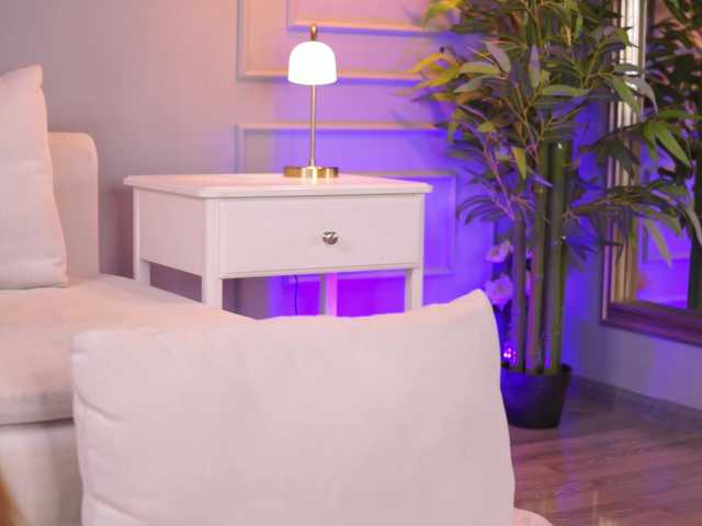 EvieVooss live cam on BongaCams