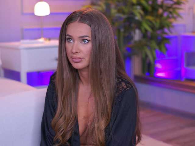 EvieVooss live cam on BongaCams