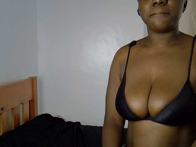 Sherry22 live cam on BongaCams