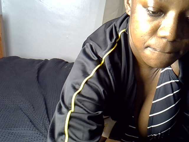 Sherry22 live cam on BongaCams