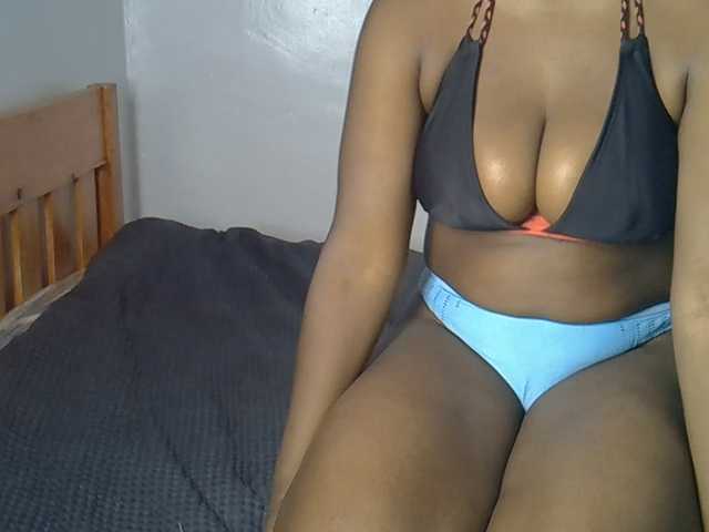 Sherry22 live cam on BongaCams