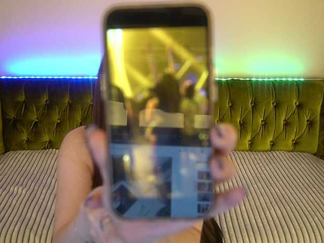 CamillaRosee live cam