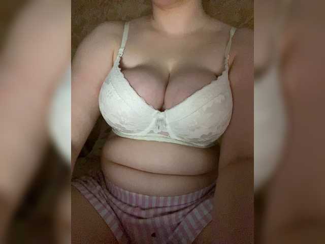 riris-feet live cam on BongaCams