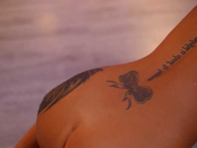 CelineDyor live cam on BongaCams