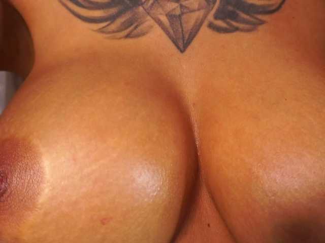 CelineDyor live cam on BongaCams