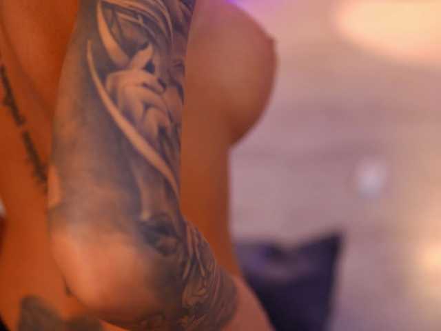 CelineDyor live webcam show
