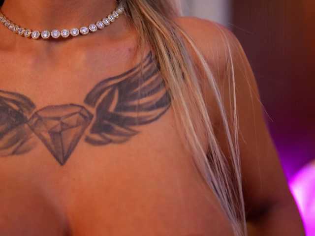 CelineDyor live cam on BongaCams