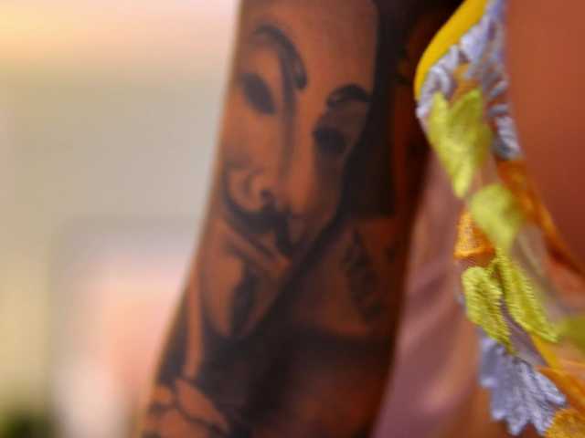 CelineDyor live webcam show
