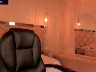 CaitlynBell Porn Show