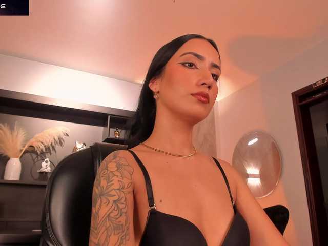 CaitlynBell live cam on BongaCams