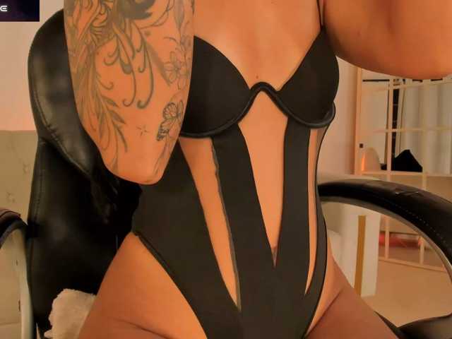 CaitlynBell live cam on BongaCams