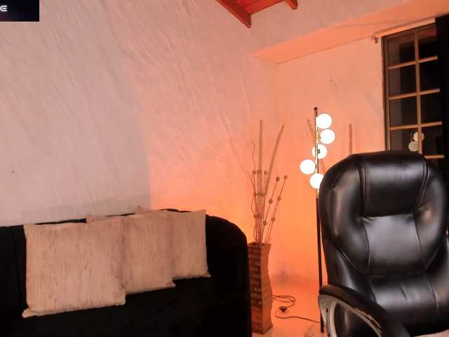 CaitlynBell live cam on BongaCams