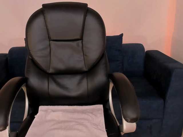 CaitlynBell, live now on BongaCams