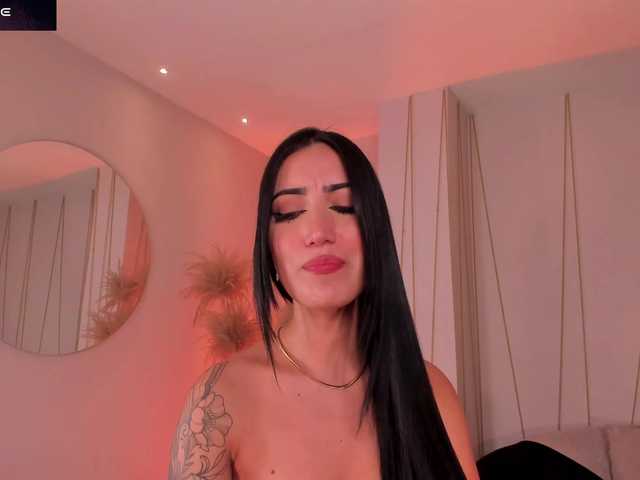 CaitlynBell live cam on BongaCams