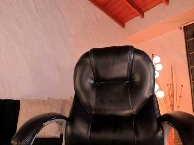CaitlynBell live cam on BongaCams