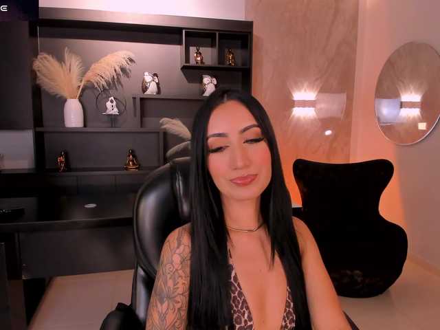 CaitlynBell live cam on BongaCams